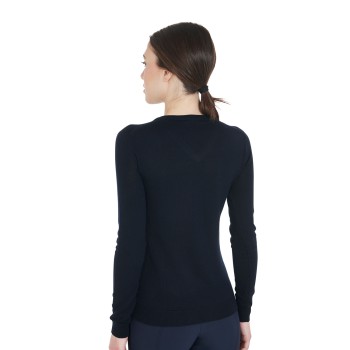 WOMEN'S V-NECK SWEATER