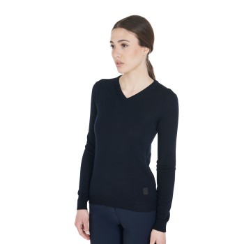 WOMEN'S V-NECK SWEATER