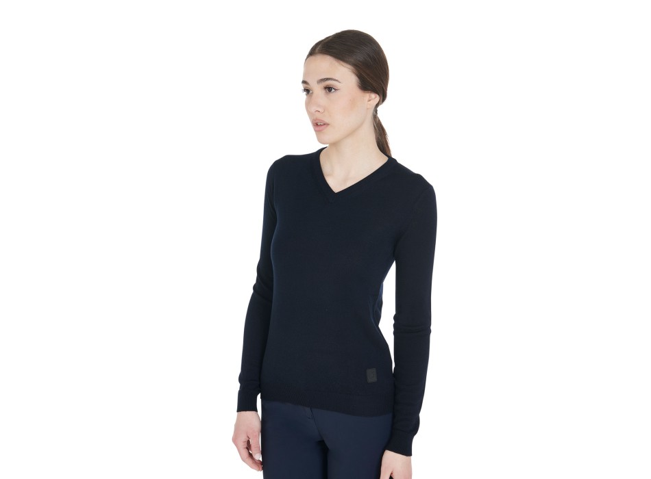 WOMEN'S V-NECK SWEATER