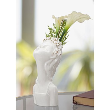 YOUNG LADY ROSES VASE